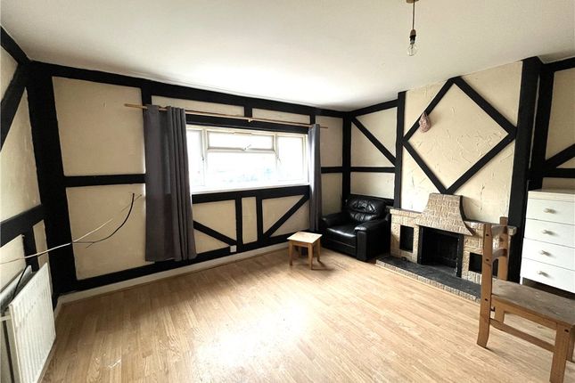 Flat to rent in Holly Parade, High Street, Feltham