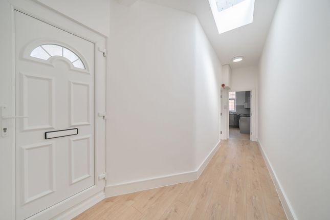 116a High Street, Ruislip photo 4