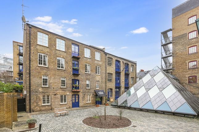 Office to let in Canvas House, Jubilee Yard, Queen Elizabeth Street, London