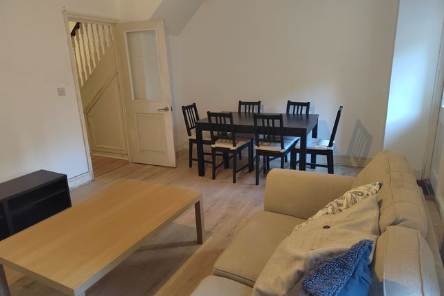 215 Helen Gladstone House, Nelson Square, London photo 3