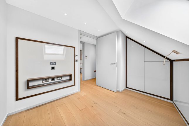 Flat 7, 103A Seven Sisters Road, London photo 4