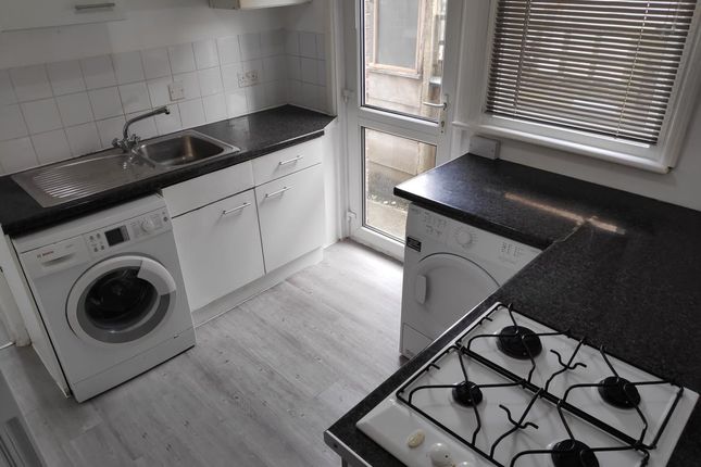 38, Victoria Road, Earlswood photo 3