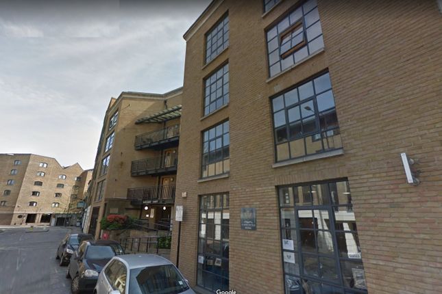 Office to let in Wapping Wall, London