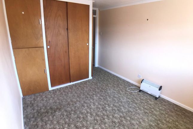 8, Adams Crescent, Torpoint photo 4