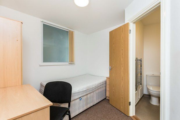 Thumbnail Flat to rent in Third Floor 1 Guildhall Walk, Portsmouth