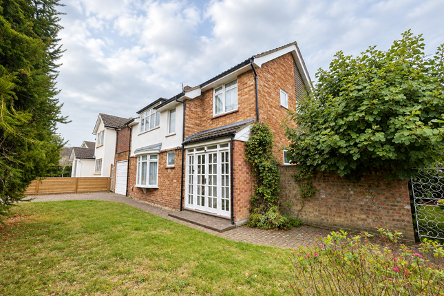 Corner House, 16, Silverdale Road, Reading photo 2