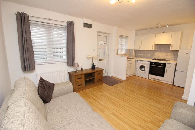 92, Cotswold Way, Worcester Park photo 2