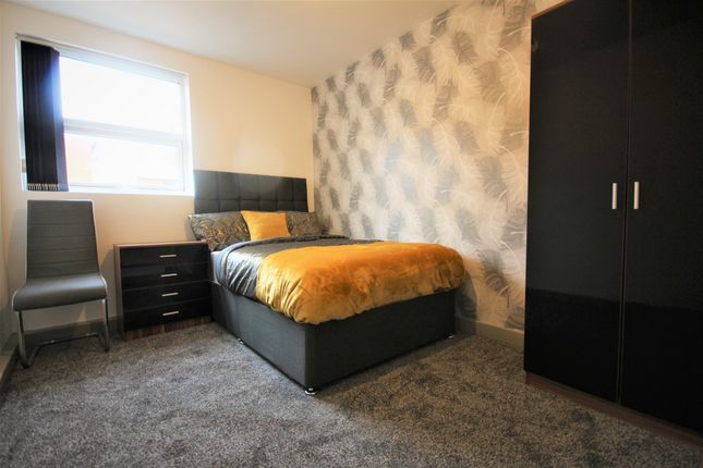 Flat to rent in Adelphi Street, Preston