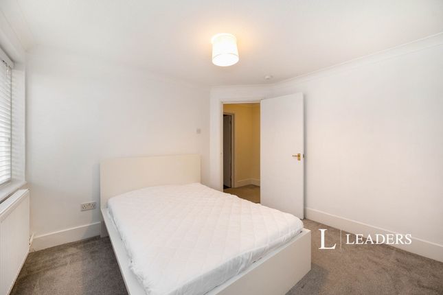 Flat 8, Wish Lane Court, 129 Elm Grove photo 4