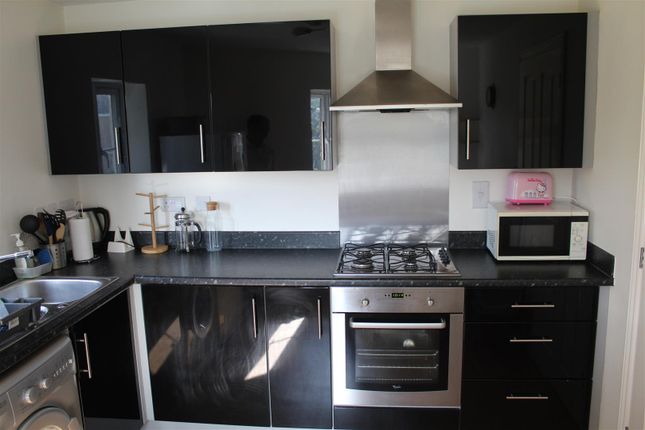 37, Wharton Crescent, Nottingham photo 4