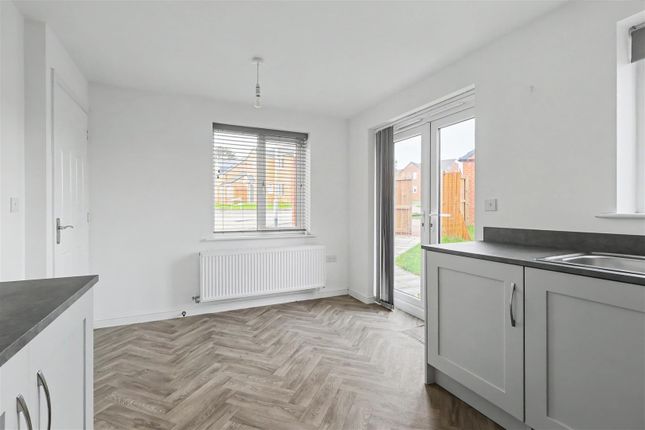 11, Mistletoe Way, Sutton-In-Ashfield photo 4