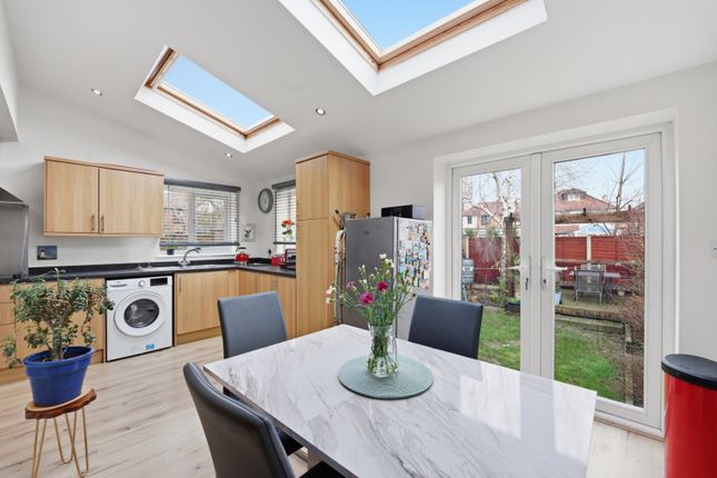 8, Lamorna Grove, Nottinghamshire photo 2