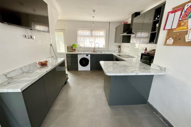 9, Coedyclun, Kidwelly photo 3
