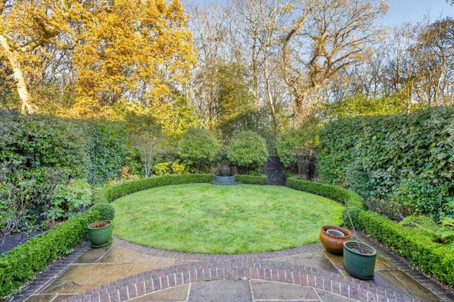 10, Sandy Lane, Virginia Water photo 4
