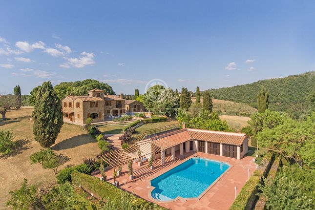 Villa for sale in Torrita di Siena, Siena, Tuscany