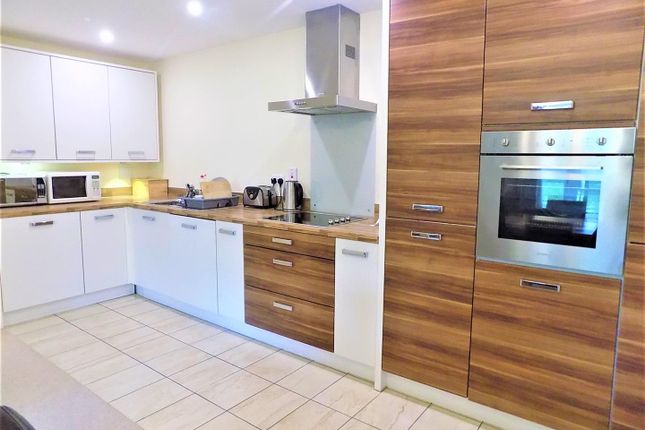 9, Lynx Court, Farnborough photo 2