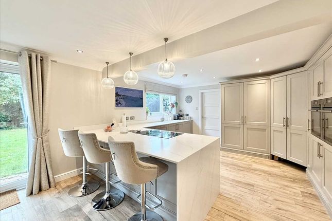 7, Manor House Drive, Nottingham photo 4