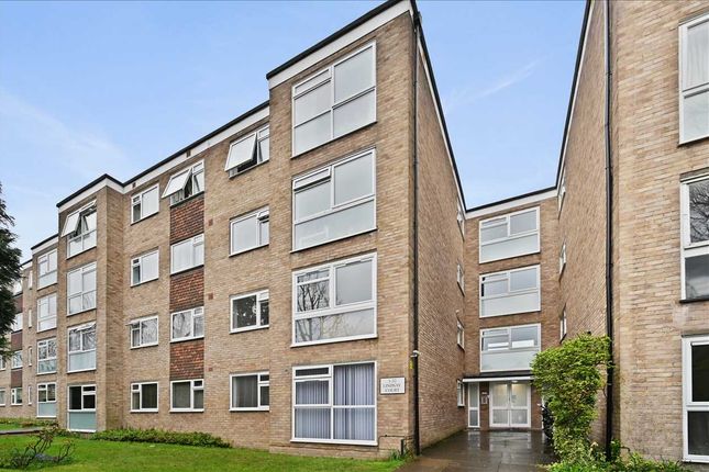 Flat to rent in Sherwood Park Road, Sutton