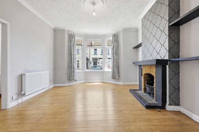 35, Southview Drive, Westcliff-on-sea photo 2