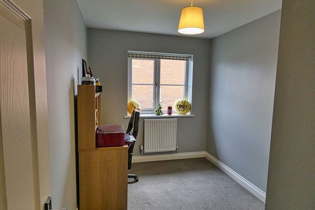 Terraced house for sale in Harborough Way, Rushden, Northamptonshire.