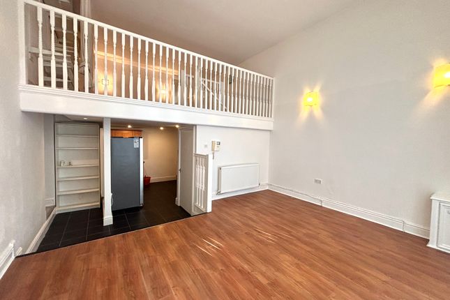 Apartment 2, 39, Lilley Road, LIVERPOOL photo 2