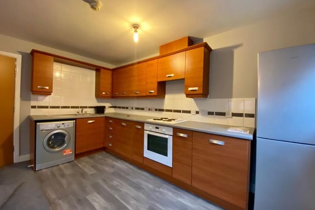 Flat to rent in Thomasson Court, Bolton