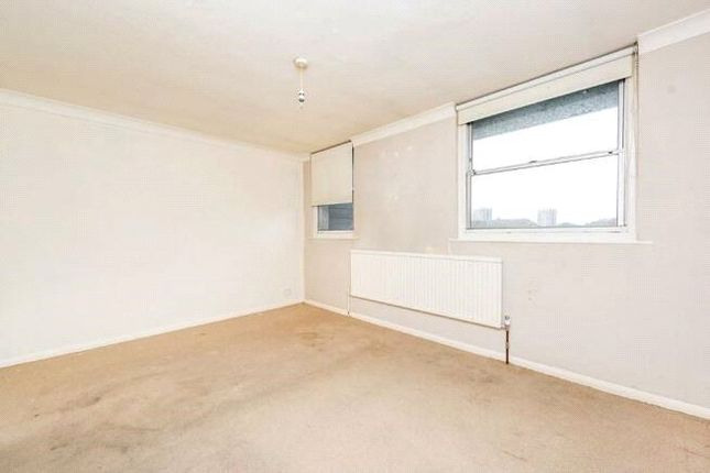 Flat for sale in Barberry Close, Romford