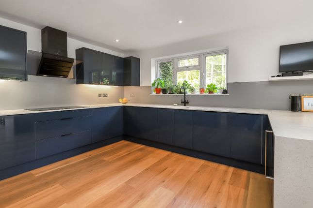 46, Balmoral Road, Wiltshire photo 4