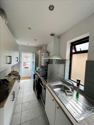Bungalow to rent in St. Johns Road, Slough