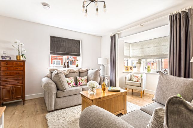 81, Buxton Crescent Broughton Astley, Leicester photo 4