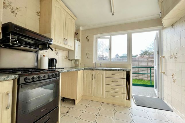 5 Causey Gardens, Exeter photo 3