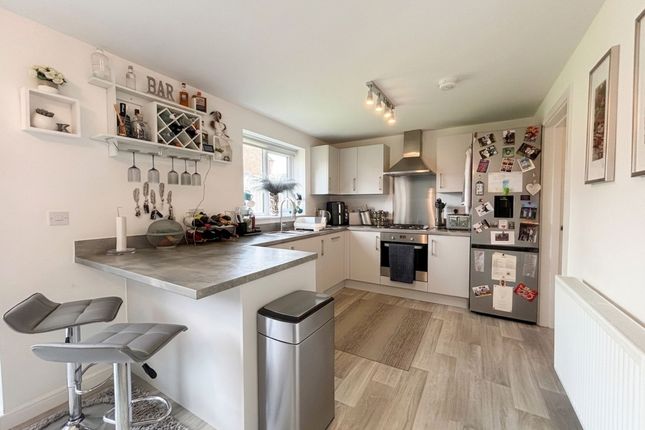 80 Rolag Crescent, Manchester photo 3