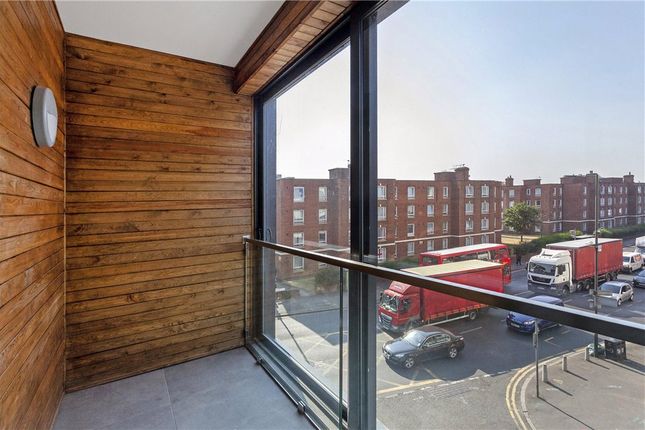 6, Madison Heights, 2A, Milner Road, London photo 5