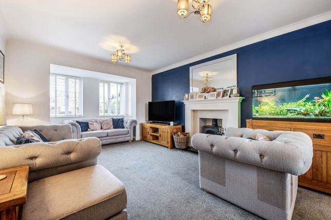 7, Wilton Close, Chichester photo 2