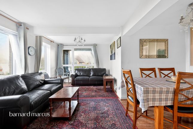 4, Dunsfold Court, Blackbush Close, Sutton photo 2
