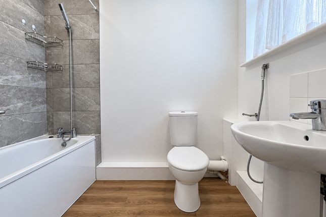 26a The Broadway, SOUTHALL photo 3