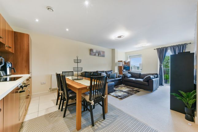 Flat for sale in Holford Way, Putney, London