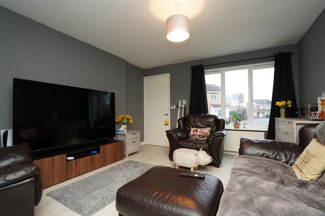 16, Northfield Grange, Pontefract photo 3
