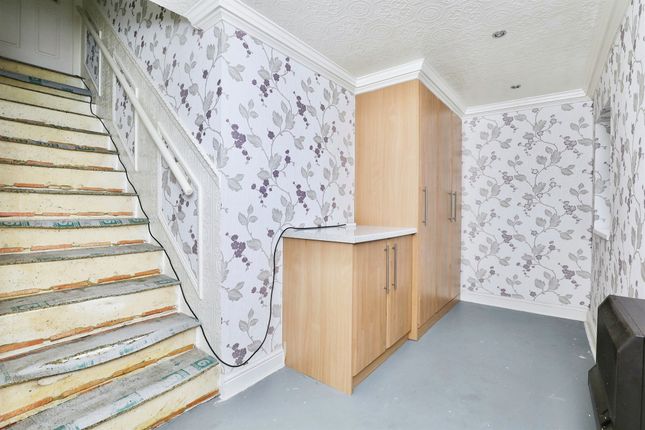 Flat for sale in Sycamore Road, Carlton-In-Lindrick, Worksop