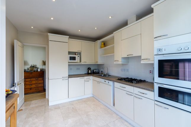 Flat 16, Prospect Quay, 98, Point Pleasant, London photo 4