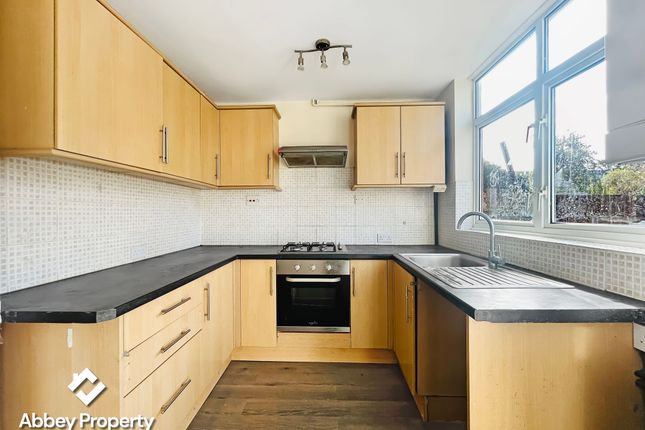 49 Shelley Road, Luton photo 3