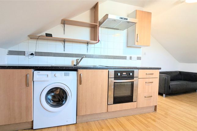 Flat 4, 30, White Hart Lane, London photo 3