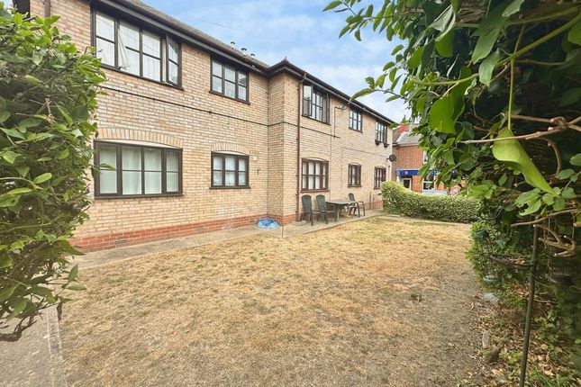 1-bed flat on Flat 3 Doves Court, Sydney Street, Colchester, £96,000