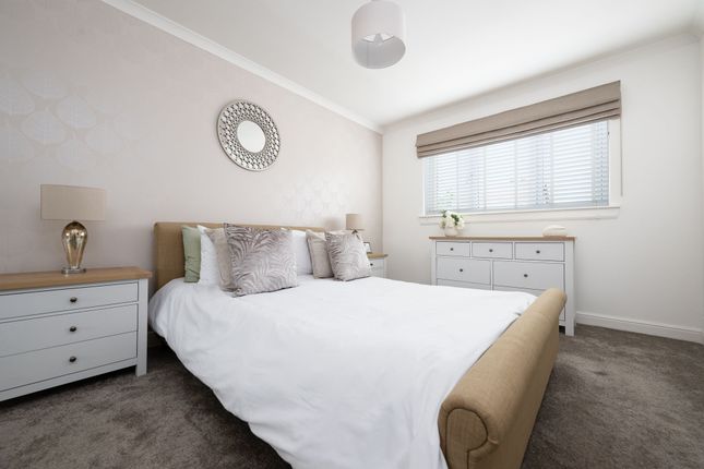 10 Kenmore Place, Greenock photo 4