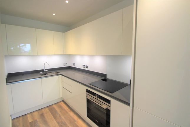 32, Millar House, Borehamwood photo 4