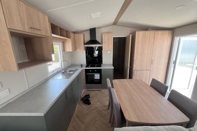 01, The Cove, Rolston Road, East Yorkshire photo 3