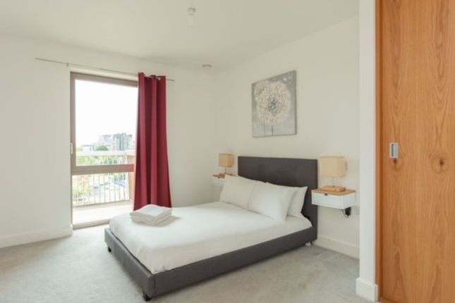Flat to rent in Bywell Place, London