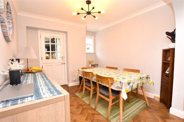 14, Moorland Drive, Leeds photo 4
