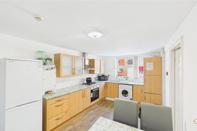 Room 4, 50, Woodlands Road, Middlesbrough photo 2
