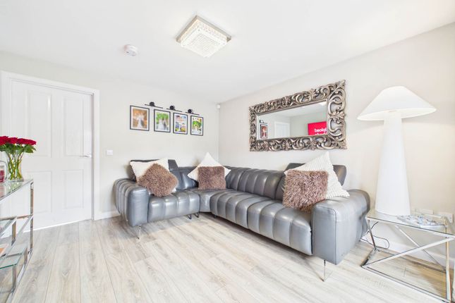 57, Old Meadow Walk, Wishaw photo 4